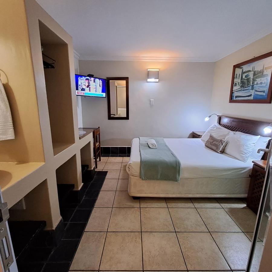 Green Door Guest House Mossel Bay Extérieur photo